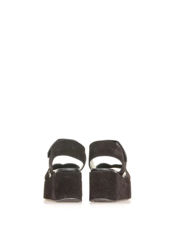Wedge sandal in suede